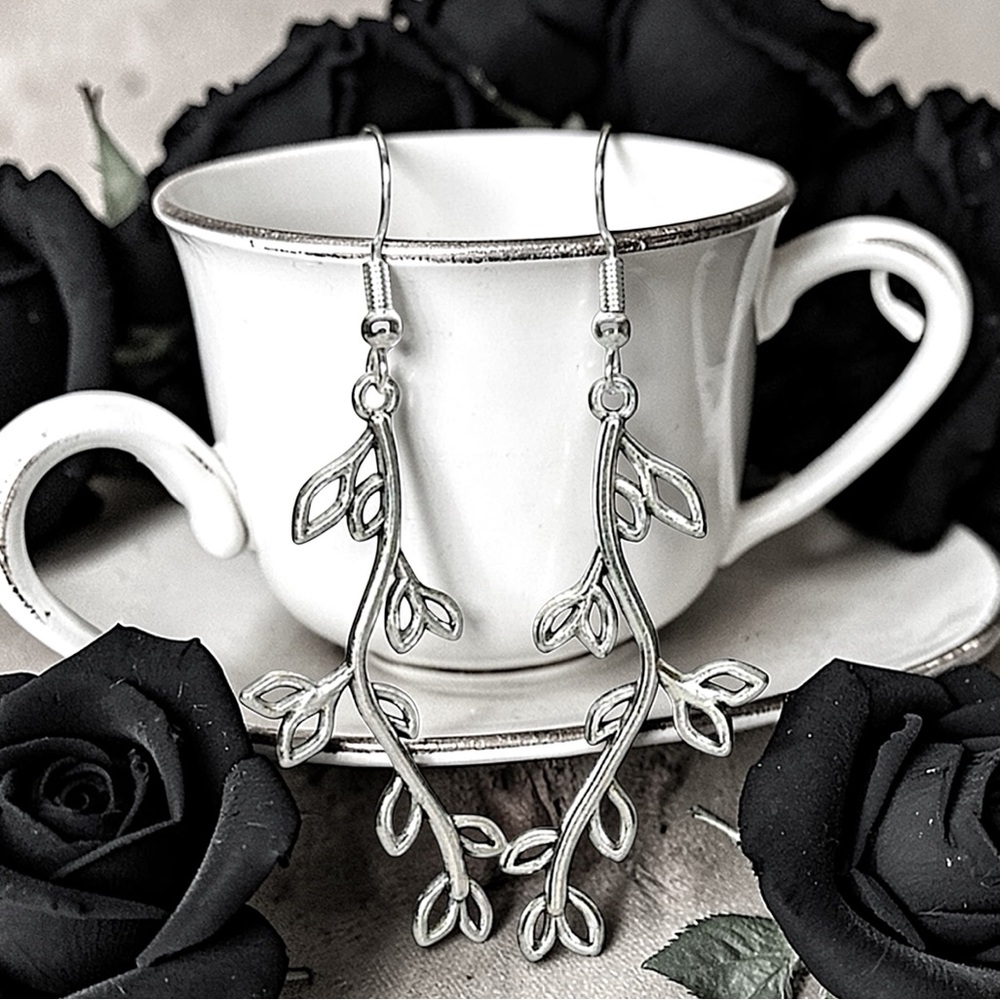 5 for $25💫Long Silver Branch Dangles